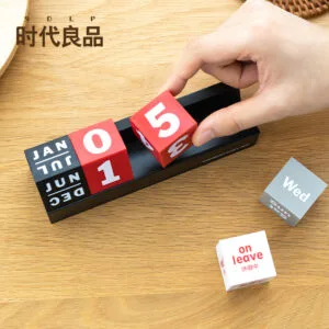 2-size plastic calendar Creative and simple DIY flip-able plastic calendar square perpetual calendar office desk calendar fun ornament