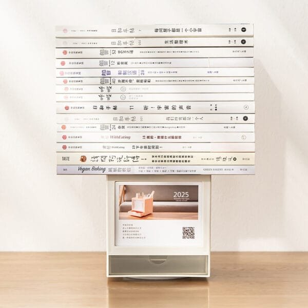 Desk Calendar 4-types pages Desk Calendar 4-types pages 2025 rotary table calendar pen holder Desk storage box Clock in the notepad calendar storage box